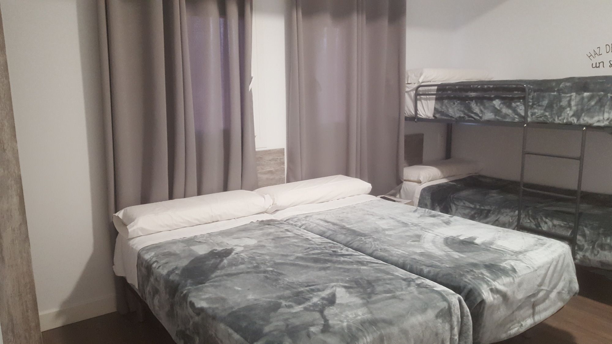 Deluxe Hostels & Suites Мерида Екстериор снимка